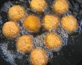 A picture of step 6 of Veg Cheese potato balls.