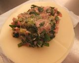 A picture of step 1 of Flower-Shaped Chinese Chive Dumplings.
