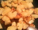 A picture of step 1 of potatoe and sausage.