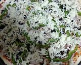 A picture of step 8 of Chicken Super Supreme Pizza.