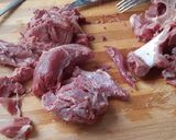 Foto del paso 4 de la receta: Codillo de cerdo en ensalada
