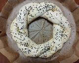Foto del passaggio 7 della ricetta Treccia di focaccia natalizia 🎄🥯