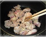 A picture of step 3 of Chicken Simmered with Garlic.