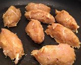 Une image de l'étape 2 de Boulette de poulet au curry.