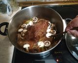 Foto del passaggio 10 della ricetta Spezzatino Cremoso di Vitello ai Funghi e Verdure