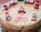 A picture of step 2 of Vickys Christmas Cake Decoration Ideas.