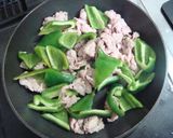 A picture of step 4 of Miso and Garlic Flavoured Pork and Green Pepper Stir-Fry.