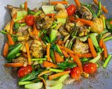 Gambar langkah 8 resipi Ayam Goreng Kunyit Bersayur.