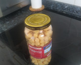 Foto del paso 1 de la receta: Ensalada de garbanzos de bote,