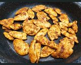 Csirkés quesadilla avokádókrémmel recept fázis 2 fotója