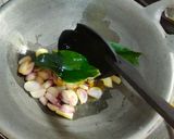 Foto langkah ke 2 dari resep Tumis labu rese untuk anak.