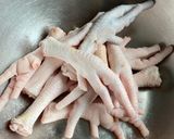 Foto del paso 1 de la receta: Patitas de pollo al jugo