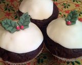 A picture of step 5 of Vickys Christmas Cake Decoration Ideas.