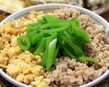 A picture of step 5 of One Pan Tri-colour Miso Soboro Rice Bowl.