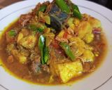 Foto langkah ke 5 dari resep Kare Ikan Tongkol Tahu Goreng.