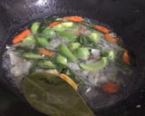 Foto langkah ke 4 dari resep Pindang asin masak santan.