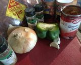 A picture of step 1 of Crock-Pot Shredded Beef & Black Bean Chilli.