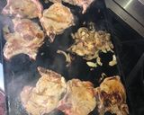 Foto del paso 3 de la receta: Costillitas de cerdo a la plancheta 😋