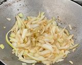 Foto langkah ke 3 dari resep Ayam Kecap Bawang Bombay.