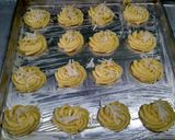 Foto langkah ke 2 dari resep Kue Sagu Keju.
