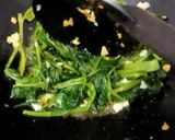 Foto langkah ke 4 dari resep Tumis Morning Glory Khas Vietnam (Rau muống xào tỏi).