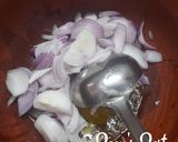 A picture of step 1 of Chinioti Mutton Kunna.