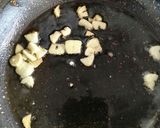 Foto del paso 9 de la receta: Merluza en salsa de pimientos con gambas y espinacas