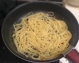 A picture of step 18 of Authentic Aglio, Olio, e Peperoncino.