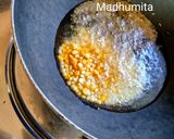 A picture of step 3 of Sabudana Upma.