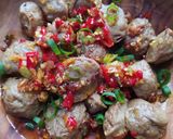 Foto langkah ke 3 dari resep Bakso Penyet Mercon.