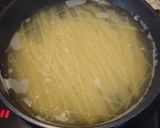 A picture of step 2 of Japanese-Style Cabbage Pasta with Just One Frying Pan.