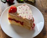 A picture of step 5 of Strawberry Cake.