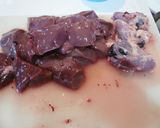 A picture of step 1 of Classic Simmered Chicken Giblets.