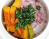 Hình bước làm 5 của món Óc heo chưng bí đỏ cho bé