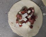 Foto del paso 7 de la receta: Empanadas de panchos, panceta y queso