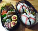 A picture of step 5 of Temari Nigiri Bento.
