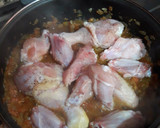Foto del paso 10 de la receta: Pollo estofado con boniato, pasas sultanas, cúrcuma y jengibre