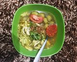 Foto langkah ke 4 dari resep Soto Ayam Bening Simpel Segeeer Enaaak.