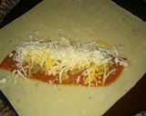 A picture of step 4 of Pizza Egg Rolls!.