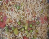 A picture of step 4 of Vegetable Maggi Noodles.