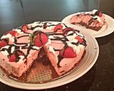 A picture of step 15 of Strawberry Cream Torte.
