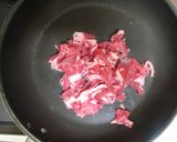 A picture of step 3 of Stewed Beef and Shirataki Noodles with Ginger.