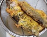 Foto langkah ke 5 dari resep Bandeng Goreng Sambal Tomat.