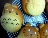 A picture of step 9 of Totoro Cream-filled Melon Buns.