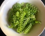 A picture of step 2 of Shiso Flowers Tempura.