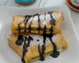A picture of step 3 of Banana French Toast.