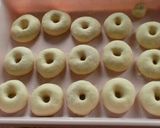 Foto langkah ke 2 dari resep Donat tape eggless.