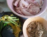 Foto langkah ke 1 dari resep Ayam Goreng Kremes Lengkuas.