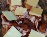 A picture of step 2 of Ham and white cheddar sliders.