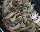 Foto langkah ke 7 dari resep Dory Saus Jamur ala Rumahan.